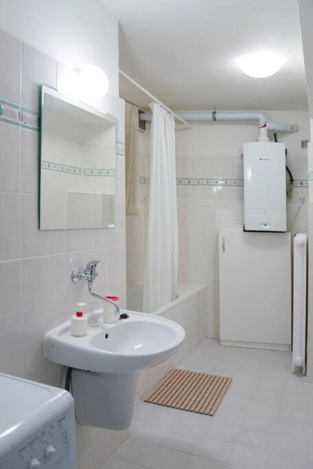 פראג Dlouha Apartment 2Bd מראה חיצוני תמונה